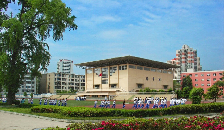 成都市第八中學(xué)2019年中考錄取分?jǐn)?shù)線是多少？