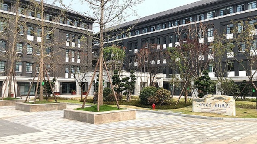 成都第二十中學(xué)校園環(huán)境好不好、怎么樣？