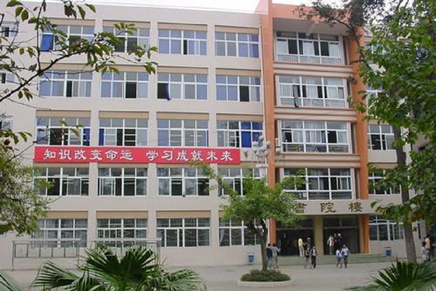 新都二中校園環(huán)境怎么樣？