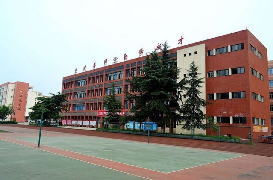 江油一中是公辦院校嗎？