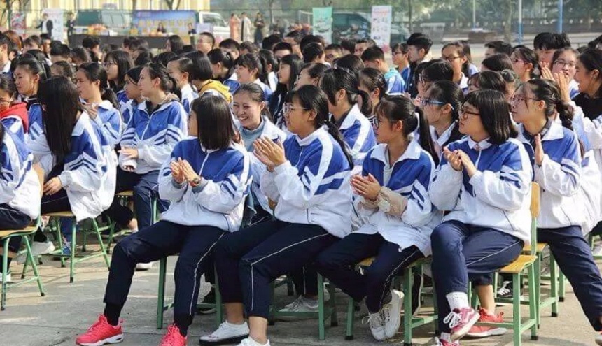 資陽外國語學校環(huán)境、教學設施好不好？