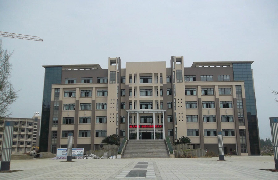 眉山車城中學(xué)這所學(xué)校怎么樣？