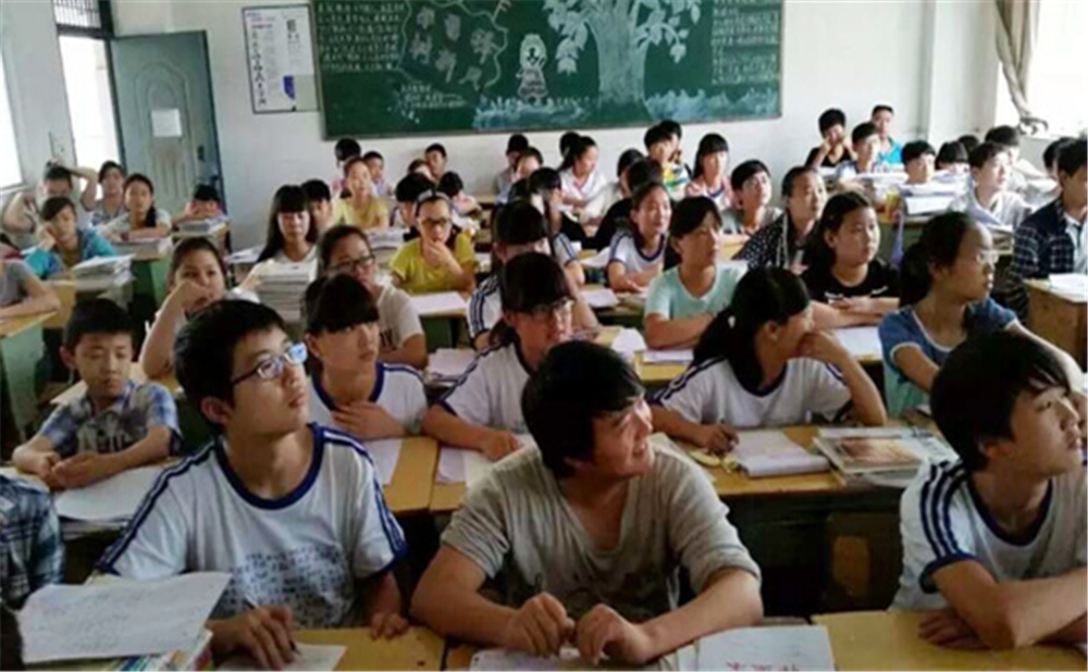 巴中四中學校詳細地址在什么地方？