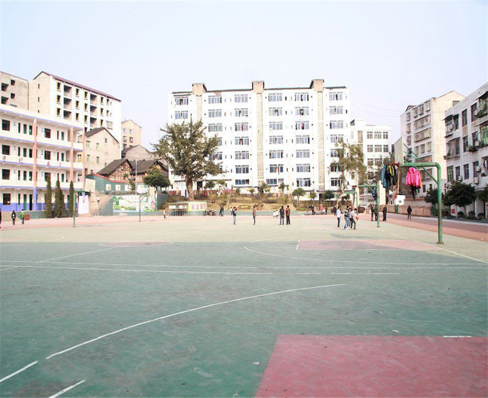 渠縣清溪中學學校環(huán)境怎么樣？