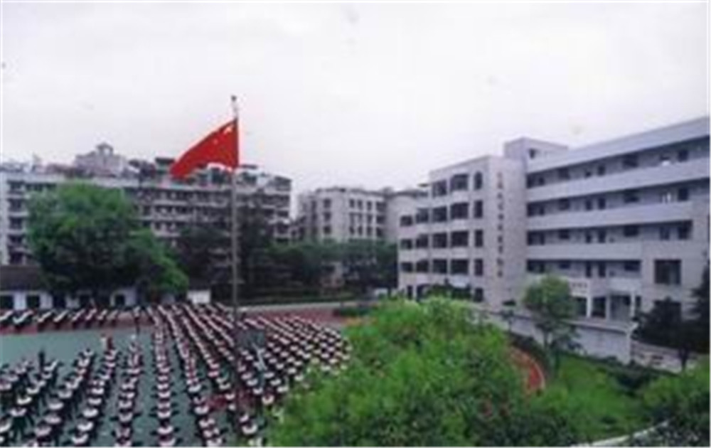 成都第十七中學高中部錄取分數(shù)線是多少？