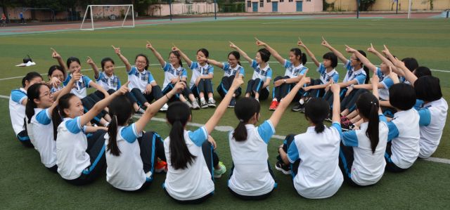 成都新世紀(jì)外國語學(xué)校的錄取分?jǐn)?shù)線是多少？