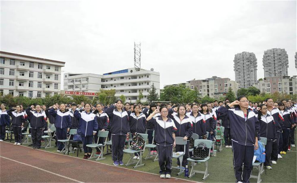 龍泉二中近三年的錄取分?jǐn)?shù)是多少分？