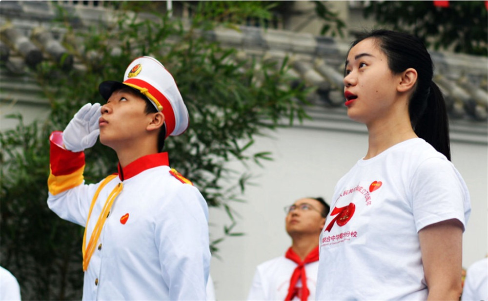 石室聯(lián)合中學(xué)蜀華分校一年的學(xué)費(fèi)是多少？