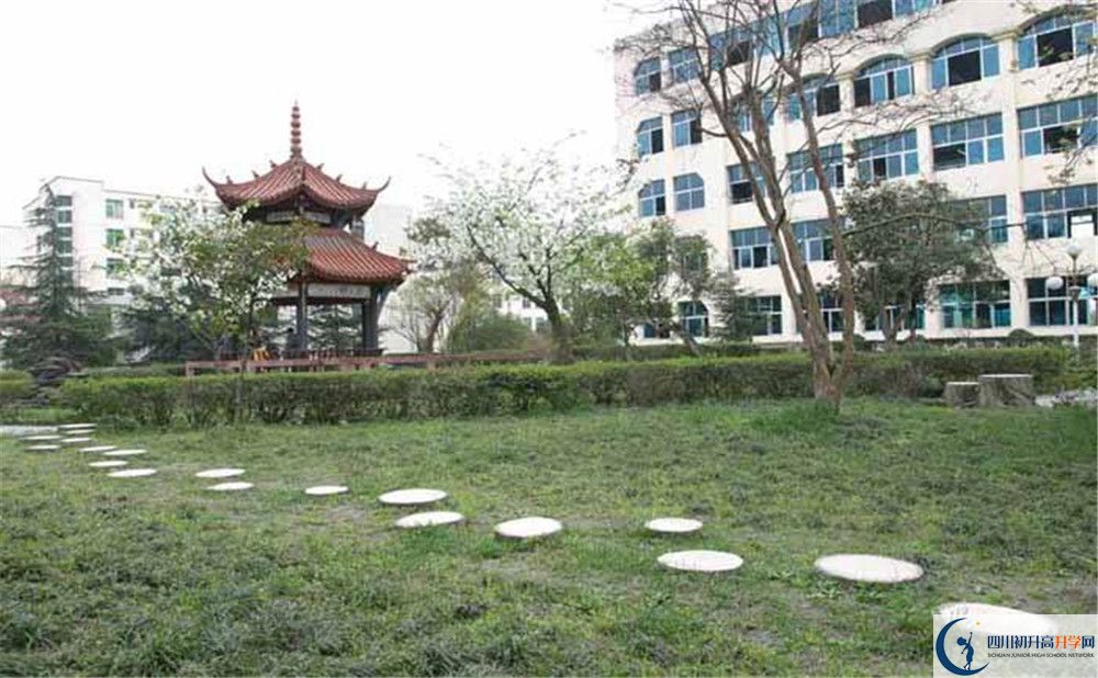 都江堰外國(guó)語(yǔ)實(shí)驗(yàn)學(xué)校實(shí)驗(yàn)班怎么樣？