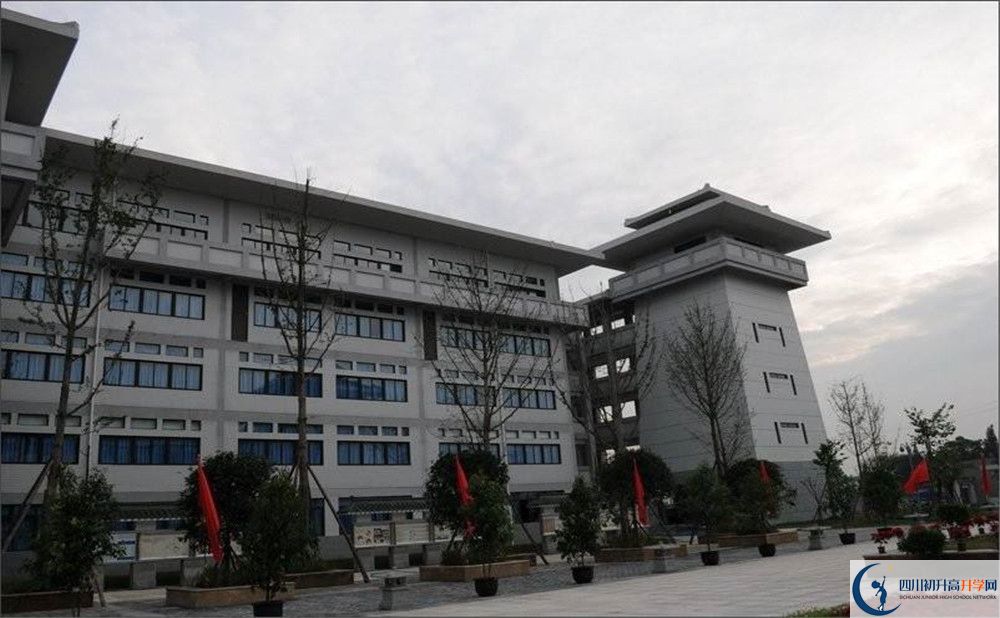 成都石室中學(xué)北湖校區(qū)的學(xué)費大概多少？