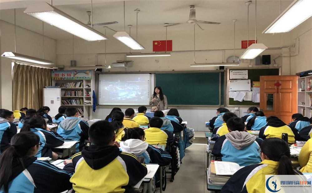 上金堂中學(xué)的分?jǐn)?shù)線是多少？