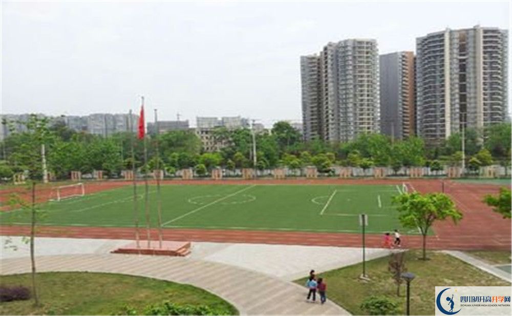 金堂實(shí)驗(yàn)中學(xué)的高中住宿好不好？