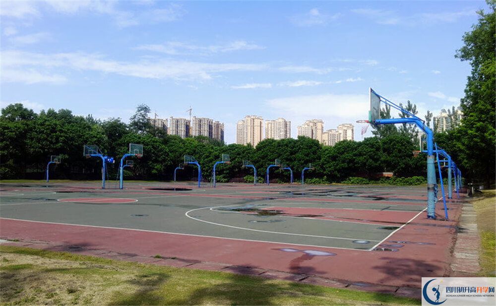 成都實驗外國語學(xué)校（西區(qū)）地址怎么走？