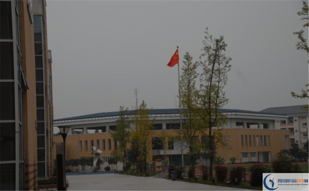 八一聚源高級中學(xué)地址怎么走？