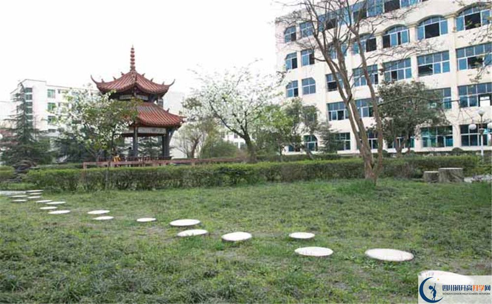 都江堰外國語實驗學校自主招生分數(shù)是多少？