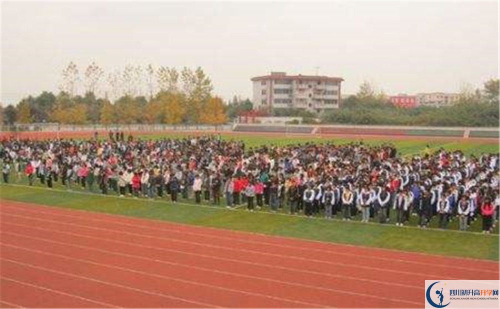 大彎中學(xué)2020年外地生學(xué)費(fèi)是多少？