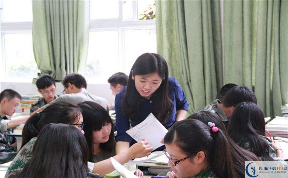 八一聚源高級(jí)中學(xué)的高中住宿怎么樣？