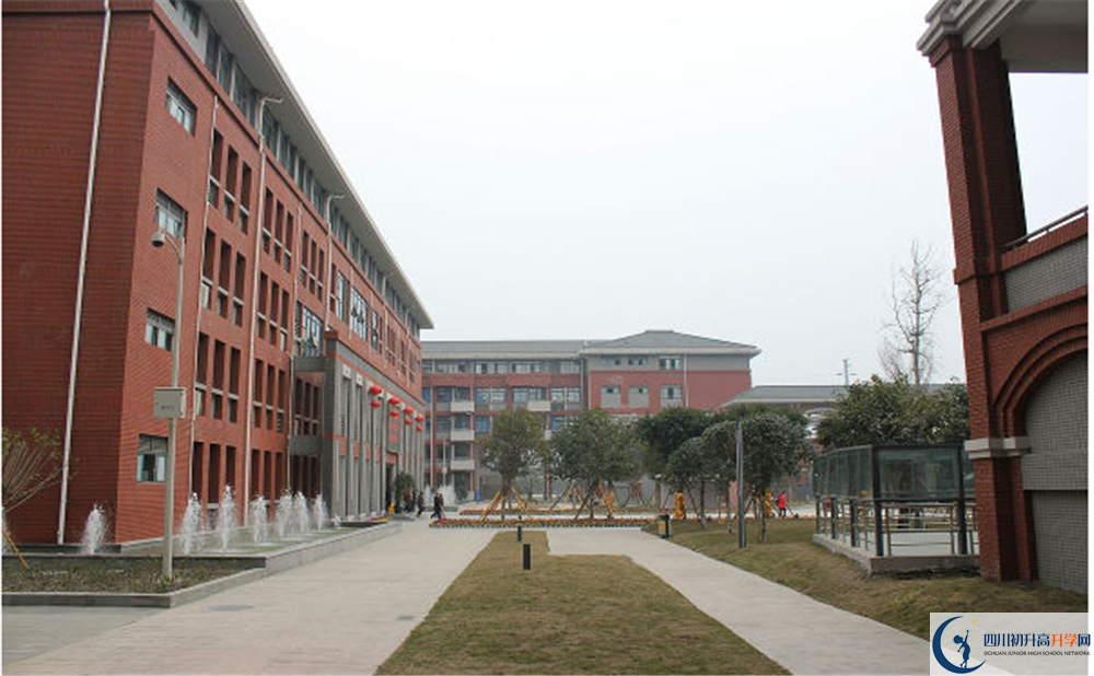 強(qiáng)項(xiàng)實(shí)驗(yàn)中學(xué)的高中住宿怎么樣？