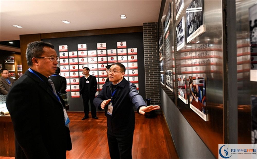 成都十二中平行班與實(shí)驗(yàn)班差多少？