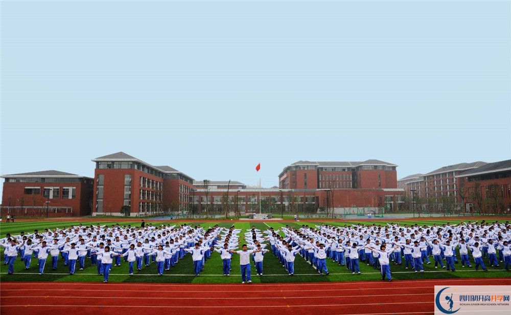 成都七中高新校區(qū)與成都七中實驗學(xué)校哪一個好？
