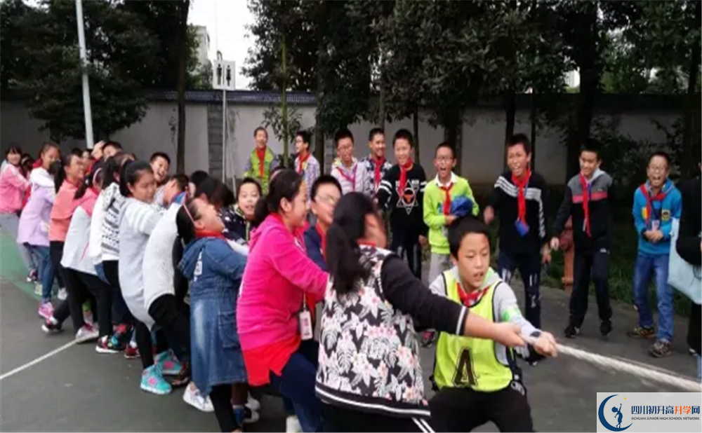 成都市龍泉中學(xué)2020年高考人數(shù)是多少？