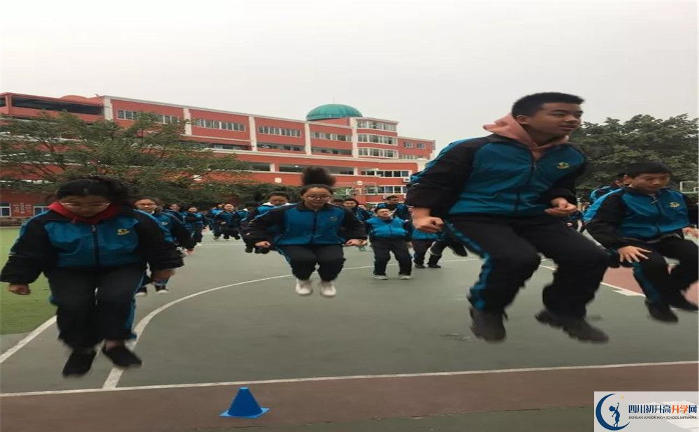 成都新世紀外國語學校初三課程資源在哪里看？