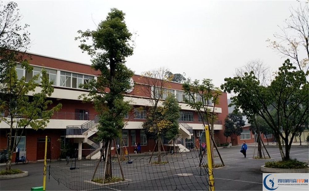 成都七中八一學(xué)校初三課程資源在哪里看？